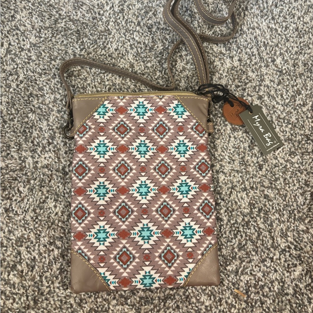 Myra Small Crossbody Tote Purse/ cell phone pocket. Great design and colors! NWT